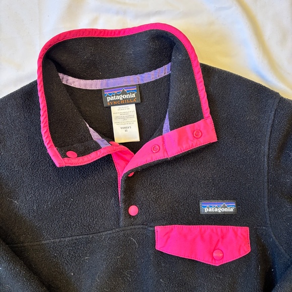 Patagonia Synchilla Snap-T Fleece – Women’s XS Black w/ Pink Trim - Picture 2 of 7